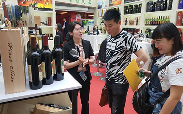 莫高葡萄酒参展第98届成都春季全国糖酒会